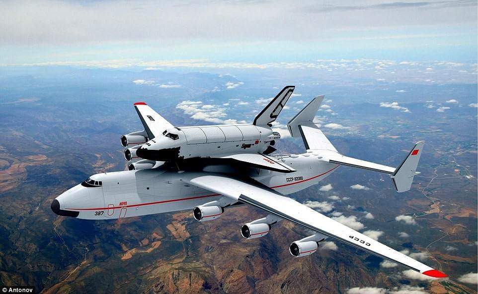 13 - Buran Space craft Launcher Big Plane -Russia